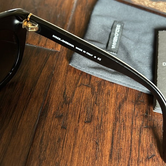 Dolce and Gabbana sunglasses - Picture 4 of 7